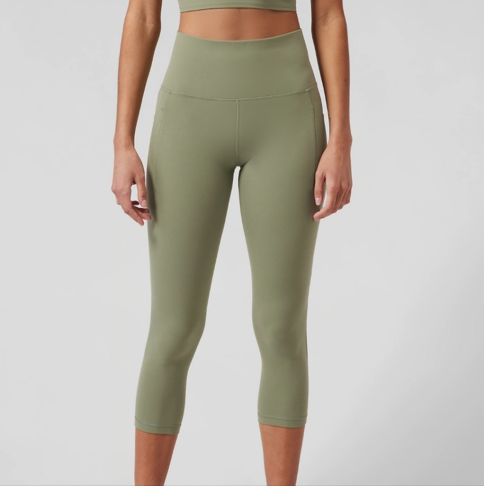 Athleta Salutation Stash Pocket Capri